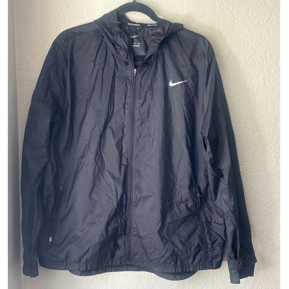 Nike Sportswear Women's Black Essential Repel Woven Jacket S‎ XL